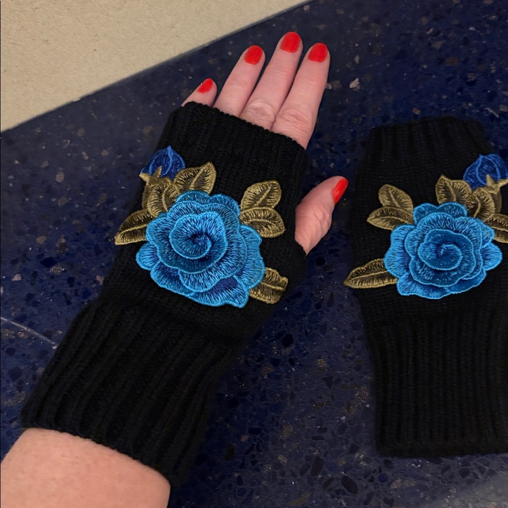New item- Warm Knit Fingerless Gloves Convertible Mittens Fashion Flowers